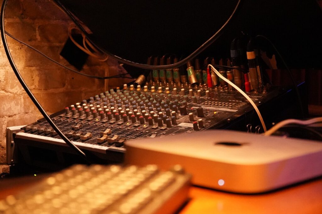 machine, audio, music-6851848.jpg